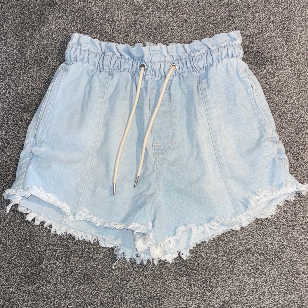 Kensie Light Wash Denim Jean fringe Shorts size 8/29 - Picture 2 of 8